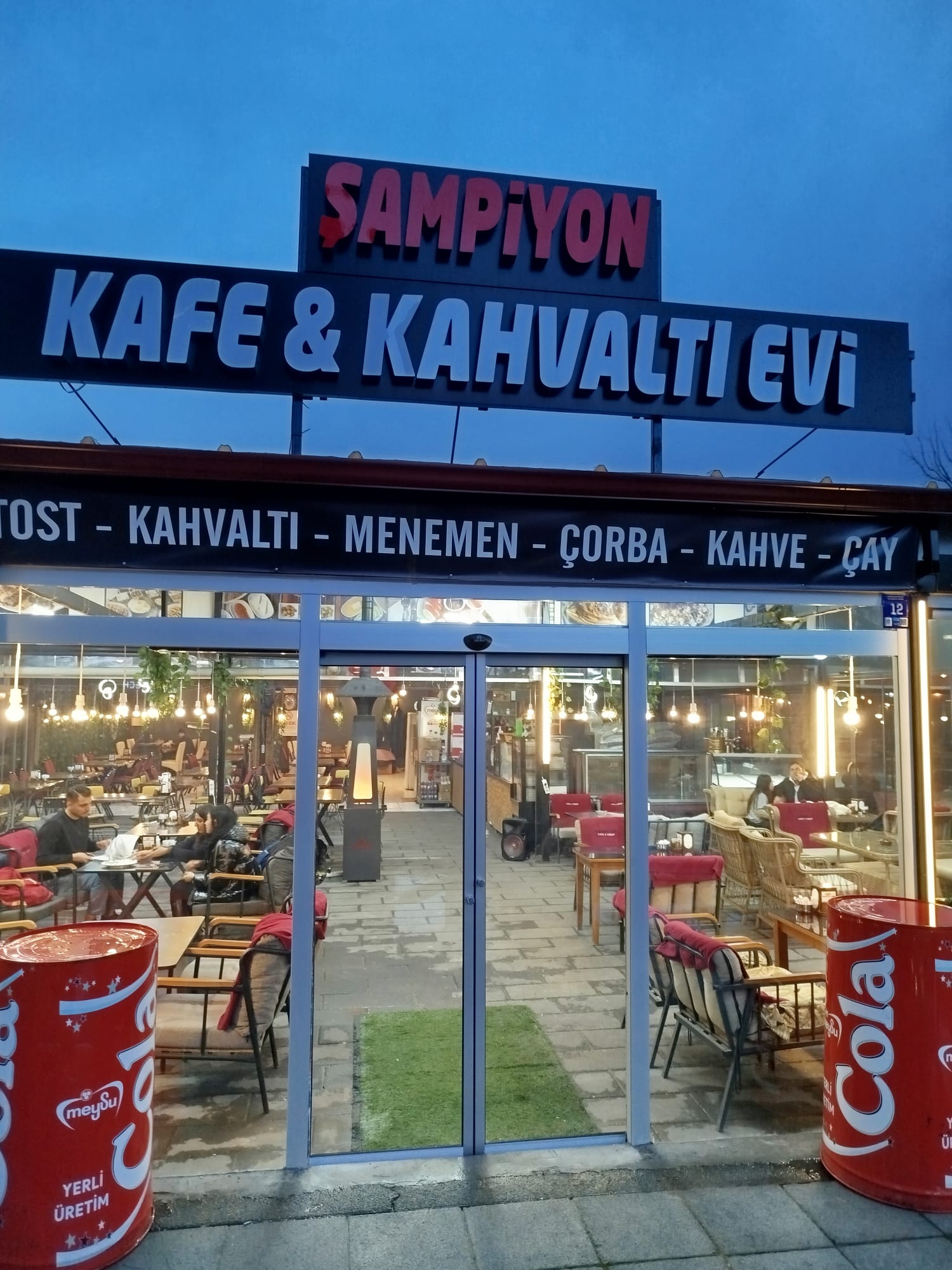 Park içinde kafe görünümü